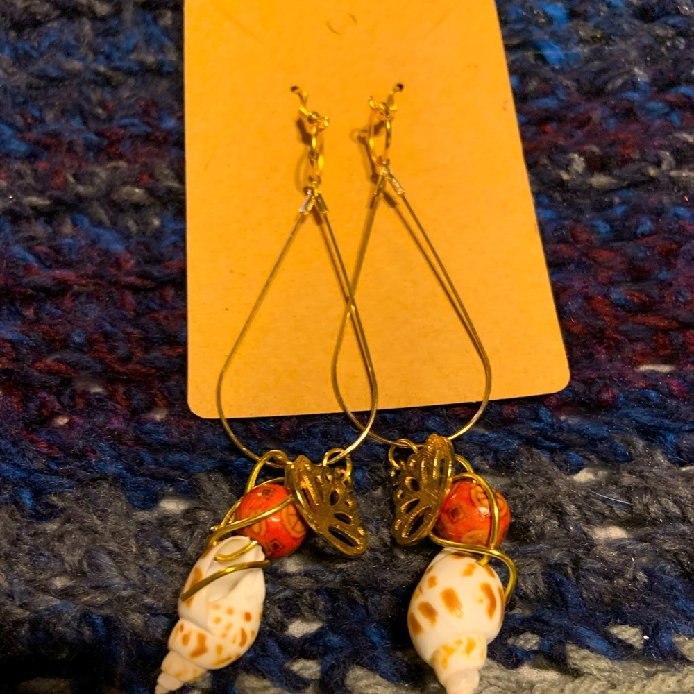 Handmade seashell lotus earrings